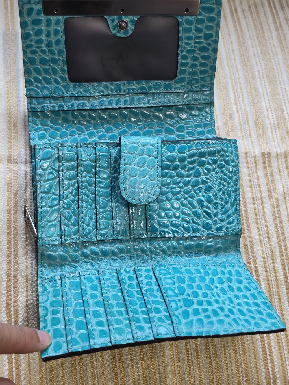 Patricia Nash Wallet - Picture 5 of 10